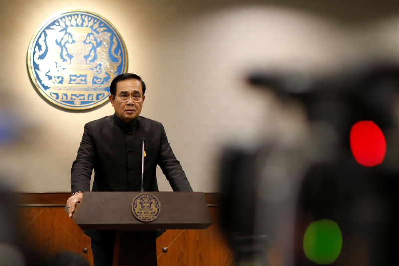 © Reuters. Thai PM Prayuth Chan-ocha attends a news conference as the junta marked the third anniversary of a military coup in Bangkok