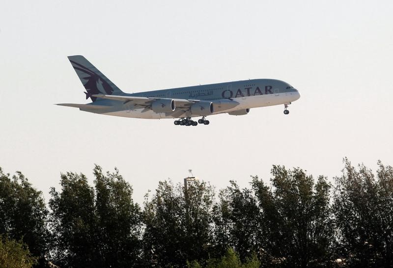 © Reuters. Arabia Saudí revoca la licencia de Qatar Airways, sus oficinas se cerrarán