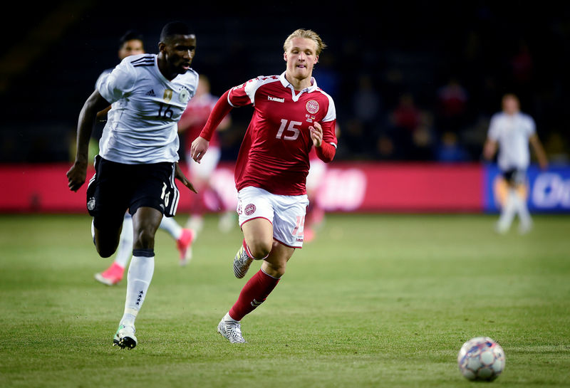 © Reuters. Alemania empata 1-1 con Dinamarca en un amistoso para la Copa de Confederaciones