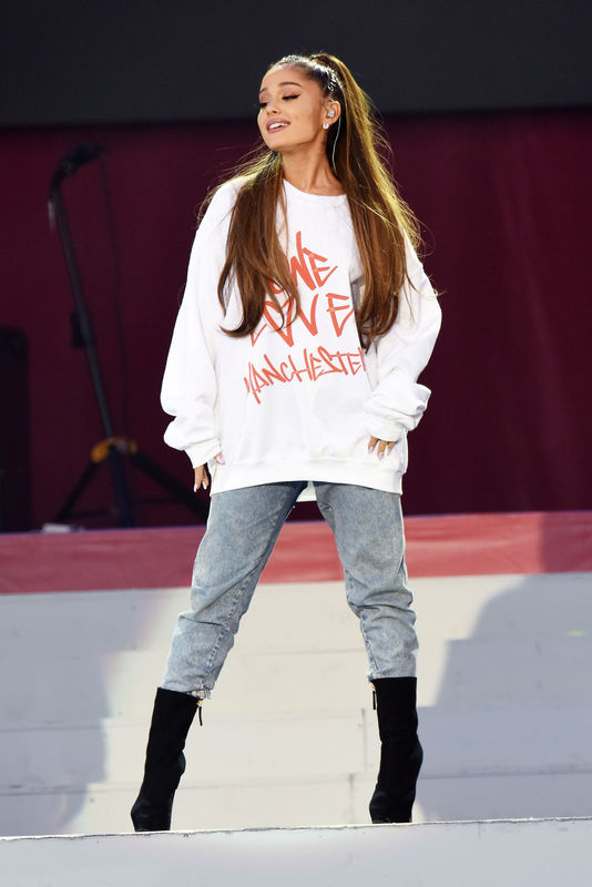 © Reuters. Foto del domingo de Ariana Grande en el concierto a beneficio One Love Manchester