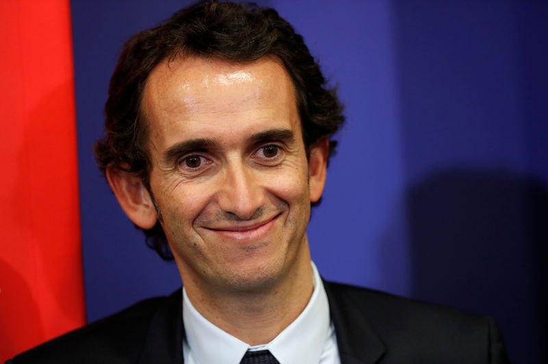 © Reuters. FILE PHOTO: Alexandre Bompard, Chairman and CEO of Fnac-Darty, attends a ceremony for the Prix Goncourt des Lyceens prize at the Education Ministry in Paris