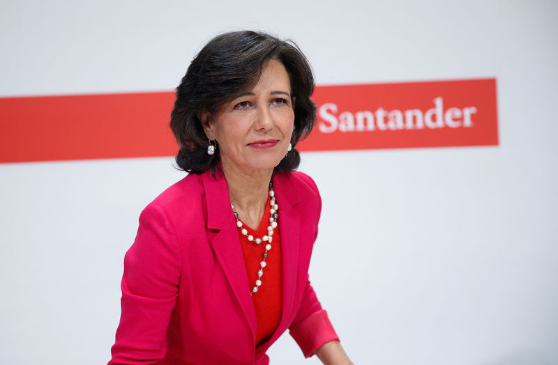 © Reuters. News conference at Santander regarding purchase of Banco Popular in Madrid