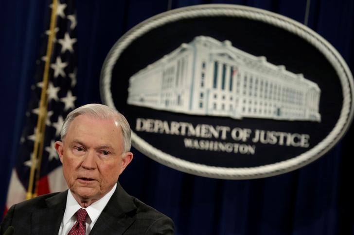 © Reuters. FILE PHOTO: U.S. Attorney General Jeff Sessions speaks at a news conference in WashingtonFILE