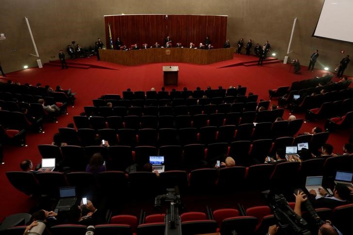 © Reuters. Vista do plenário do TSE durante julgamento da chapa Dilma-Temer