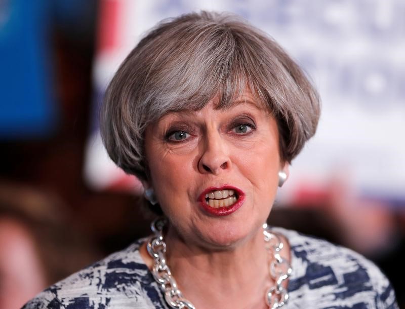 © Reuters. Premiê Theresa May durante evento de campanha em Solihull