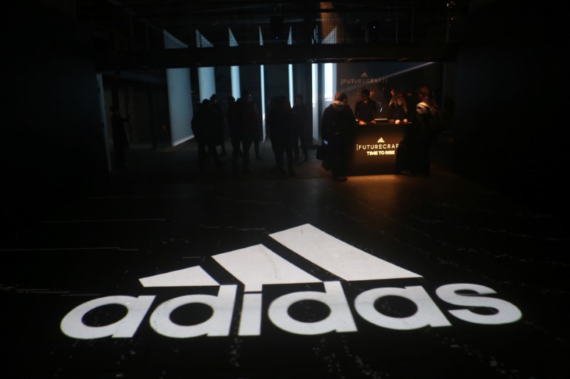 © Reuters. An Adidas logo is seen at the new Futurecraft shoe unveiling event in New York City