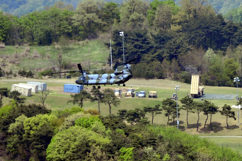 © Reuters. Corea del Sur no cambiará acuerdo sobre sistema antimisiles con EEUU