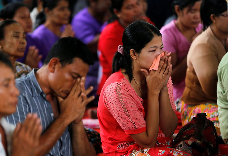 © Reuters. Ya son 31 los cuerpos recuperados en la búsqueda del avión desaparecido en Myanmar