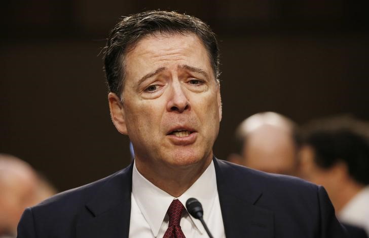 © Reuters. Ex-diretor do FBI James Comey presta depoimento em audiência do Comitê de Inteligência do Senado em Washington