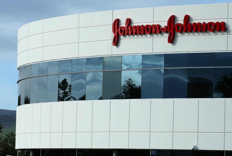 © Reuters. FILE PHOTO -  A Johnson & Johnson building is shown in Irvine, California