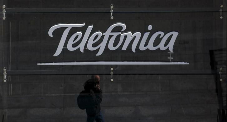 © Reuters. Loja da Telefonica em Madrid, Espanha