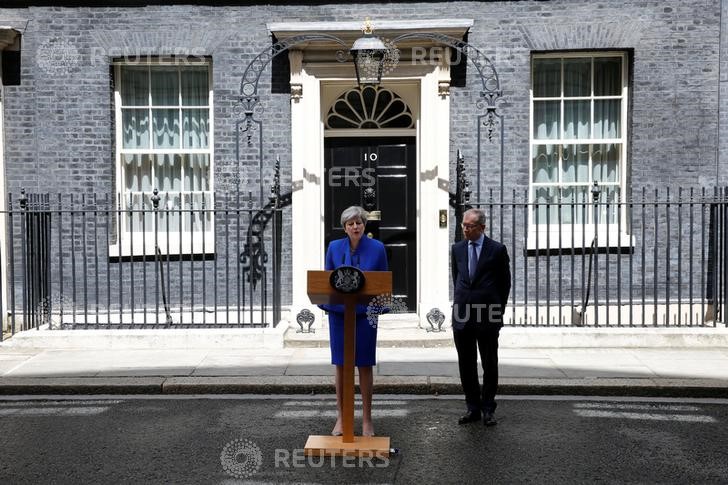 © Reuters. Primeira-ministra do Reino Unido, Theresa May, faz discurso em Londres após eleição