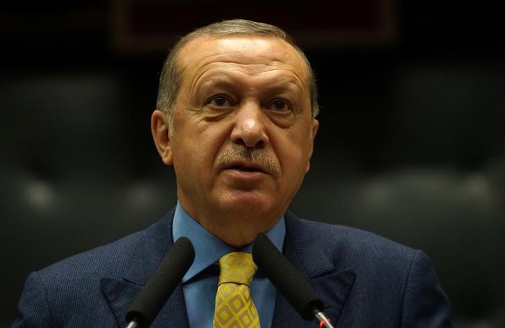 © Reuters. إردوغان يدعو لحل الخلاف مع قطر قبل نهاية رمضان