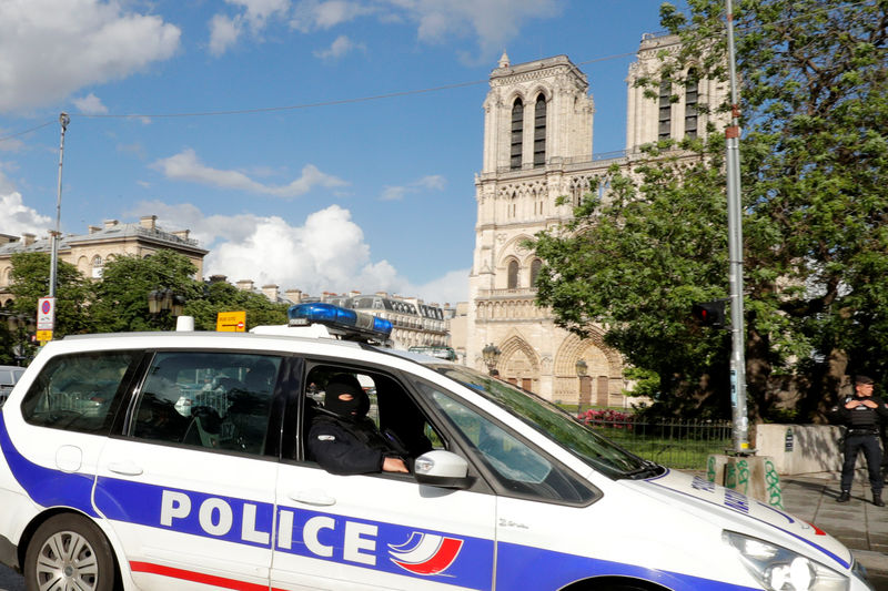 © Reuters. L'ATTAQUE DE NOTRE-DAME COMMISE PAR UN NÉOPHYTE RÉCEMMENT RADICALISÉ