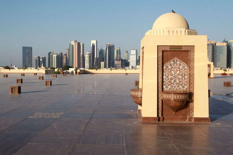 © Reuters. En la imagen se aprecian edificios en Doha, la capital de Qatar