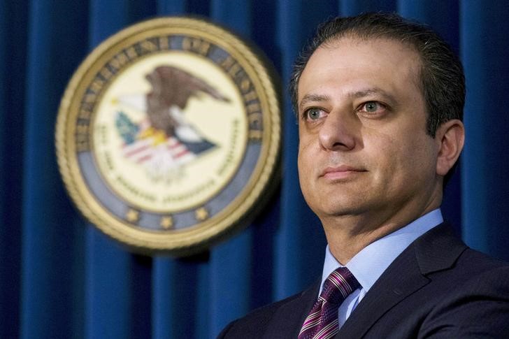 © Reuters. FILE PHOTO: Manhattan U.S. Attorney Preet Bharara attends a news conference at his office in New York