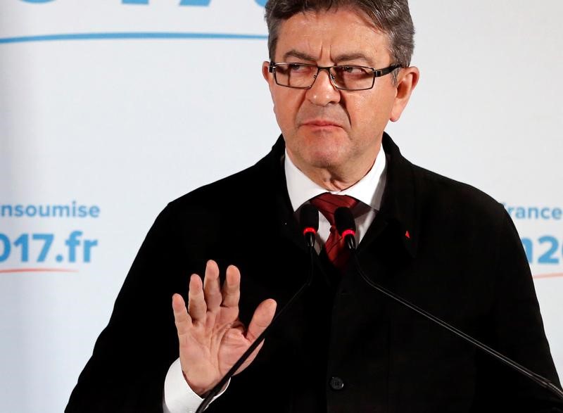 © Reuters. MÉLENCHON DÉNONCE UNE "MAJORITÉ DE CIRCONSTANCE"