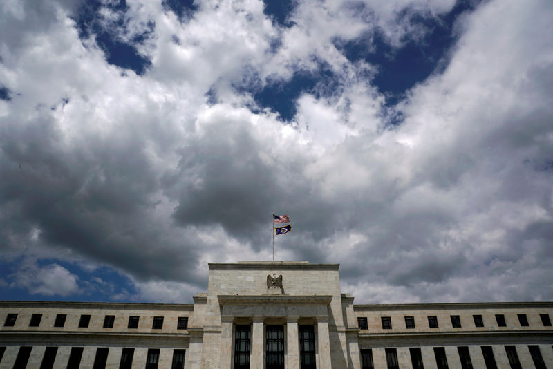 © Reuters. Clouds over the Federal Reserve in Washington