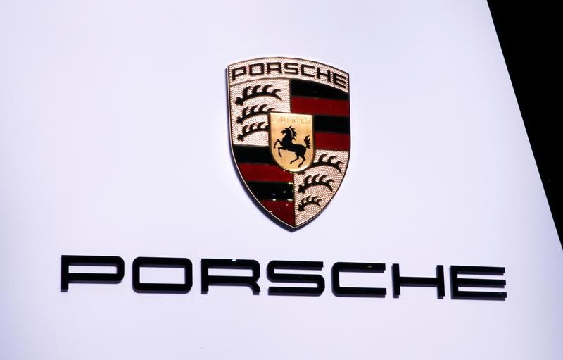 © Reuters. ALLEMAGNE: OUVERTURE D'UNE ENQUÊTE SUR LES ÉMISSIONS DE PORSCHE