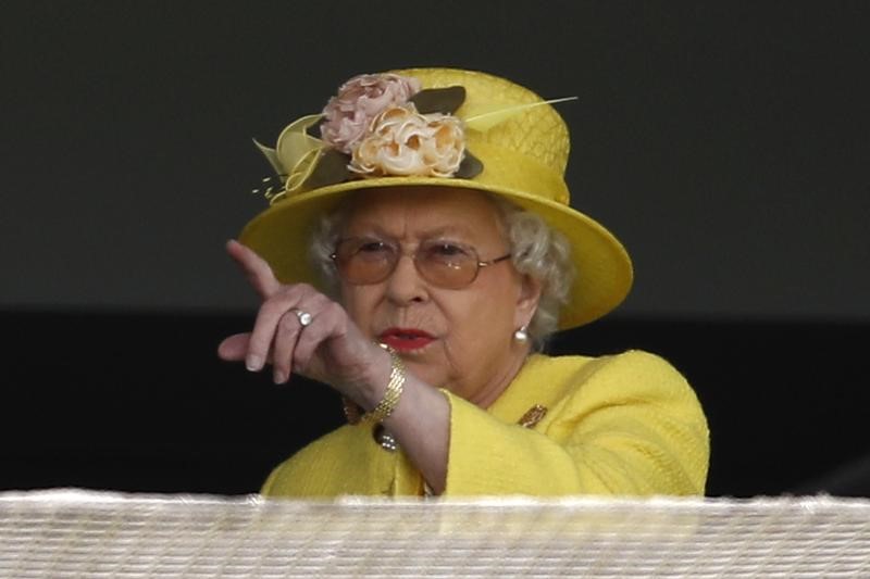 © Reuters. Britain's Queen Elizabeth during the Derby Festival