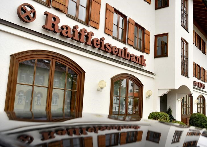 © Reuters. A view shows Raiffeisenbank Gmund at Lake Tegernsee