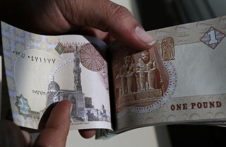© Reuters. انخفاض عائد السندات المصرية لأجل 3 و7 سنوات