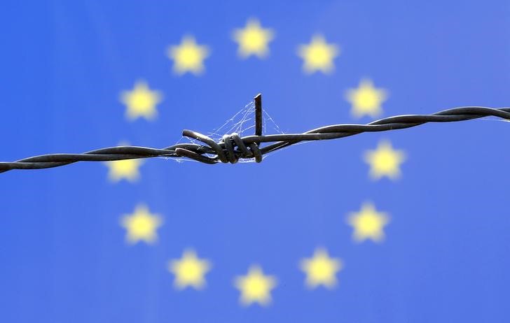 © Reuters. الاتحاد الأوروبي يقيم دعوى قضائية ضد وارسو وبودابست وبراج بشأن الهجرة