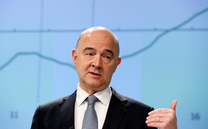 © Reuters. EU Commissioner Moscovici presents the EU executive's economic forecasts in Brussels