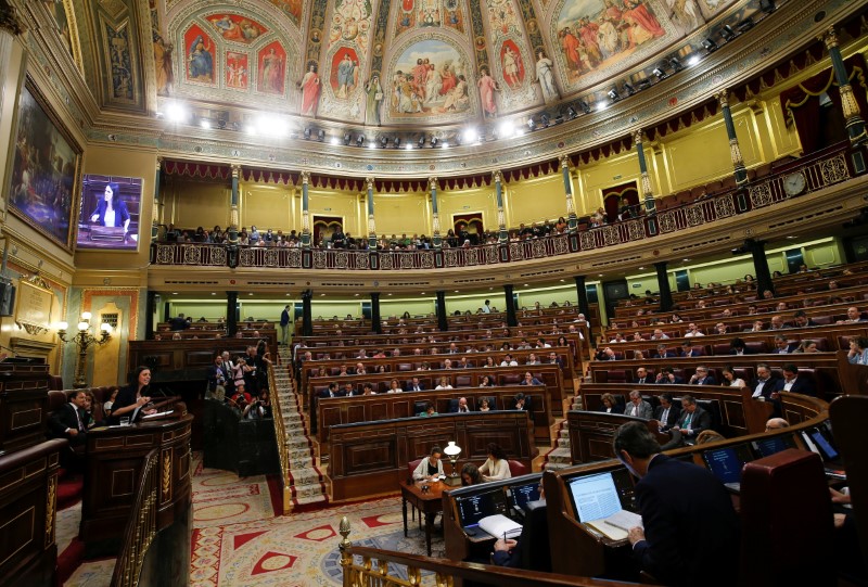 © Reuters. Rajoy, ausente del Congreso en la segunda jornada de la moción en su contra