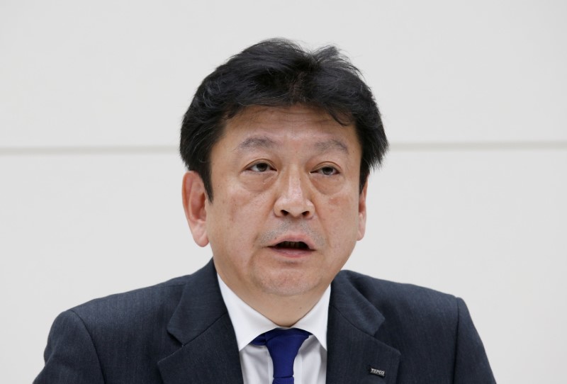 © Reuters. FILE PHOTO - Tokyo Electric Power Co Holdings new president Tomoaki Kobayakawa speaks at a news conference in Tokyo