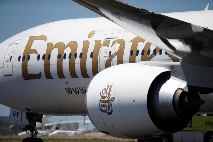 © Reuters. An Emirates plane is seen at Lisbon's airport