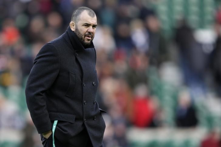 © Reuters. Australia head coach Michael Cheika during the warm up