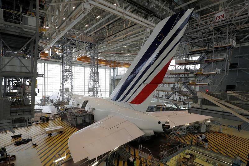 © Reuters. AIRBUS VA ANNONCER DE NOUVELLES AILETTES POUR L'A380