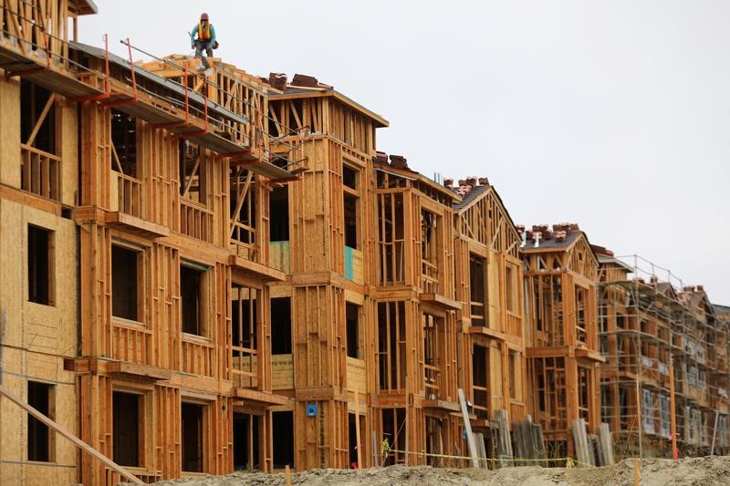 © Reuters. تراجع بدء تشييد المنازل الأمريكية في مايو لأدنى مستوى في 8 أشهر