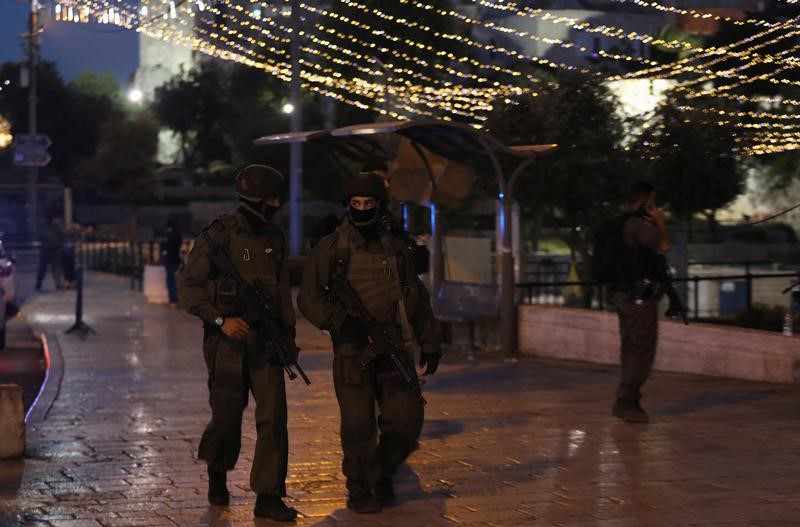 © Reuters. الدولة الإسلامية تعلن مسؤوليتها عن هجوم في القدس