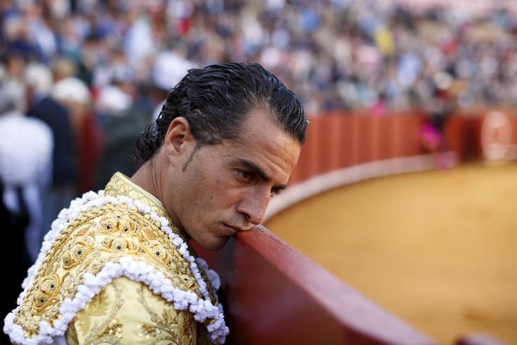 © Reuters. El torero español Iván Fandiño muere por una cornada en Francia