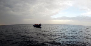 © Reuters. Rescatan a cientos de migrantes en las costas de Libia