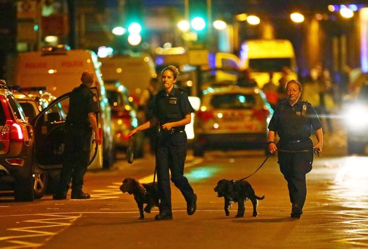 © Reuters. صحيفة: شرطة مكافحة الإرهاب تحقق في واقعة لندن