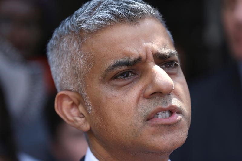 © Reuters. رئيس بلدية لندن: واقعة دهس المصلين هجوم على القيم المشتركة