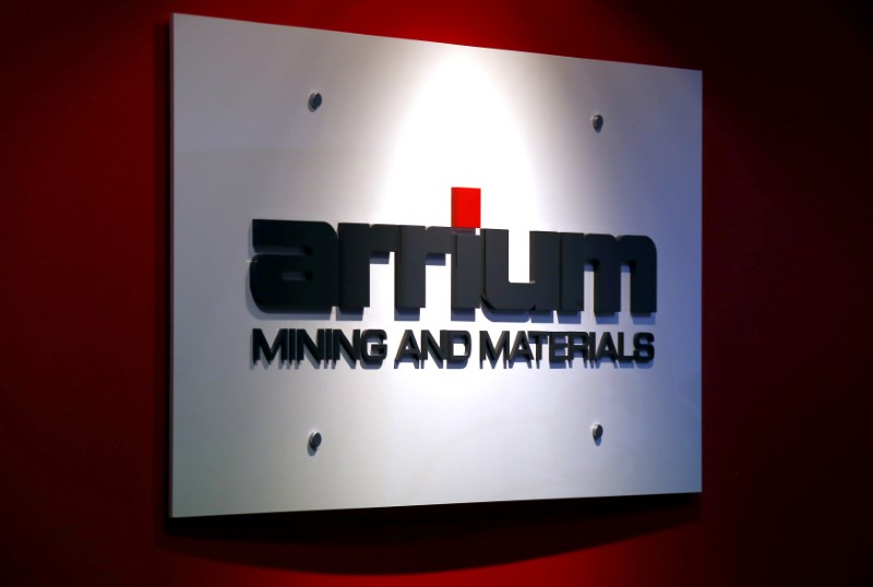 © Reuters. FILE PHOTO: The logo of Australian miner Arrium Ltd is displayed in the reception area of their office in Sydney