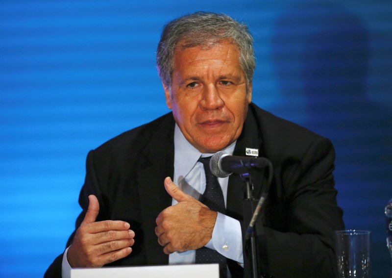 © Reuters. Secretário-geral da OEA, Luis Almagro, durante coletiva de imprensa em Cancún, no México