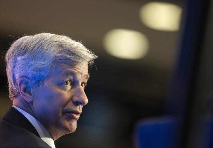 © Reuters. JPMorgan Chase Chairman and CEO Dimon speaks during the Institute of International Finance Annual Meeting in Washington