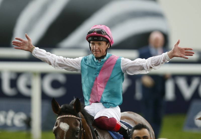 © Reuters. Frankie Dettori on Enable celebrates winning the 4.30 Investec Oaks