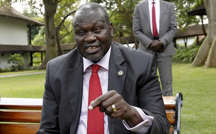 © Reuters. A file photo shows South Sudan's rebel leader Riek Machar speaking during an interview with Reuters in Kenya's capital Nairobi