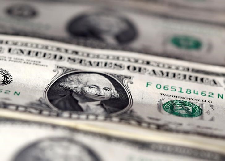 © Reuters. مصرفيون: صندوق قطر السيادي يودع دولارات في بنوك محلية كإجراء احترازي