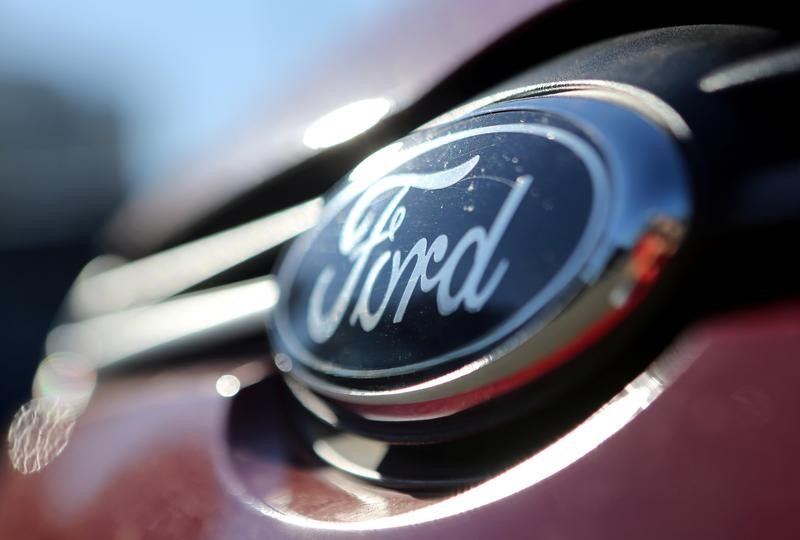 © Reuters. The Ford logo is seen on a car in a park lot in Sao Paulo