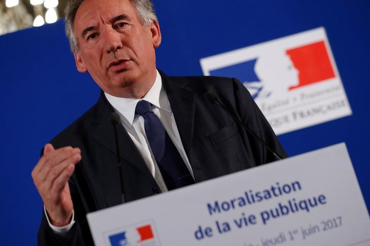 © Reuters. French Justice Minister Francois Bayrou presents a bill on ethics for public office holders at the ministry in Paris