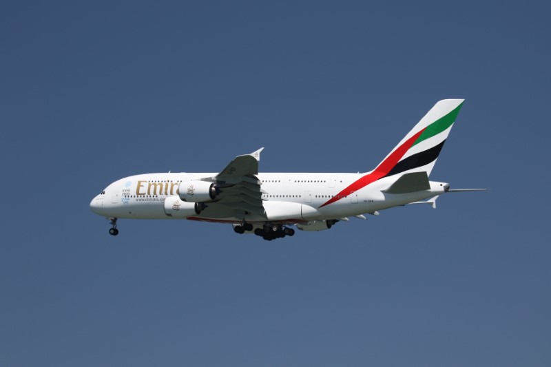 © Reuters. An Emirates Airlines Airbus A380-800, with Tail Number A6-EOF, lands at San Francisco International Airport, San Francisco