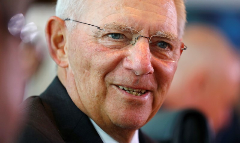 © Reuters. German Finance Minister Schaeuble arrives for the weekly cabinet meeting at the Chancellery in Berlin