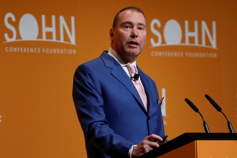 © Reuters. Jeffrey Gundlach, CEO of DoubleLine Capital, speaks during the Sohn Investment Conference in New York